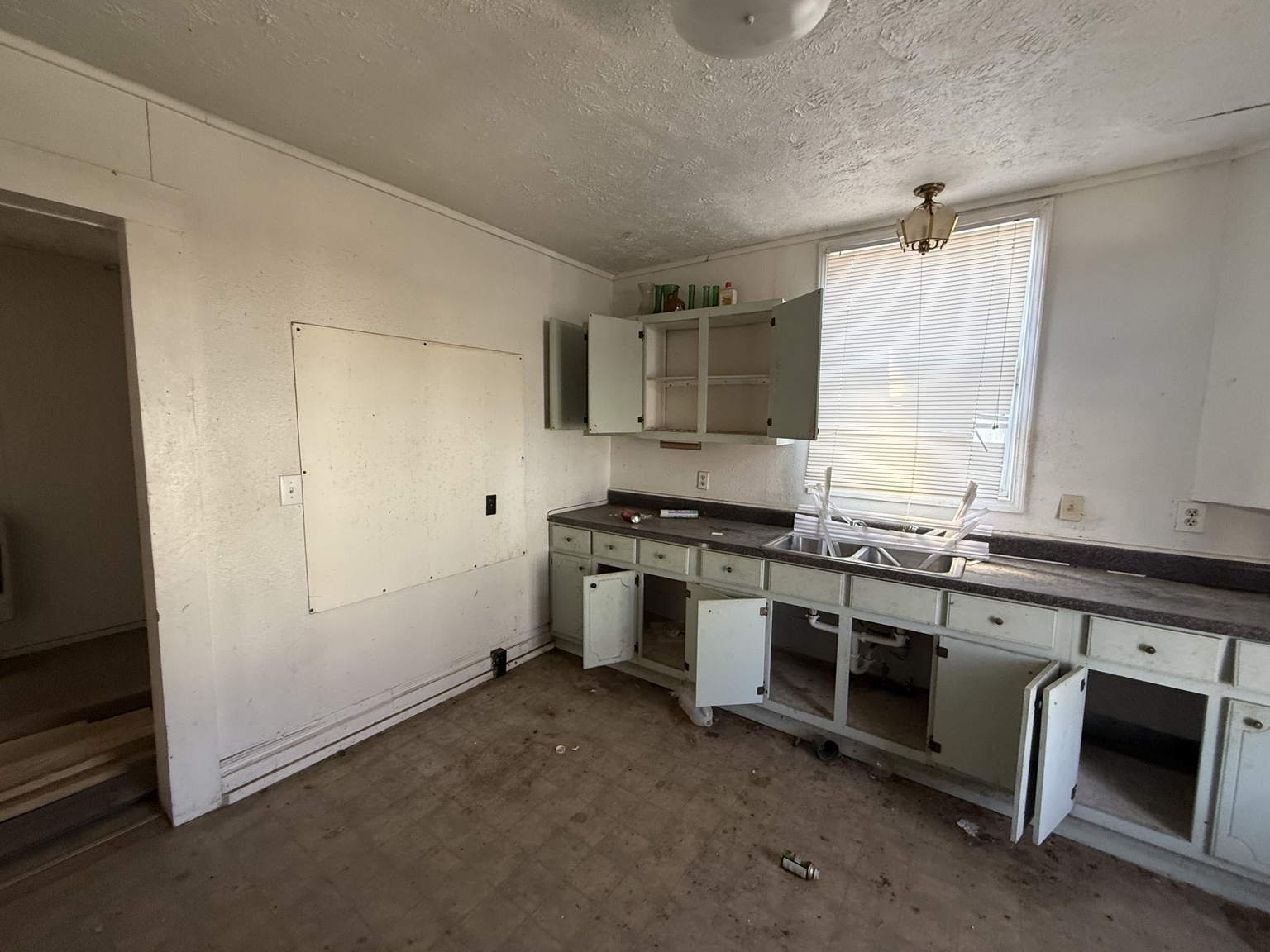Kitchen · Before