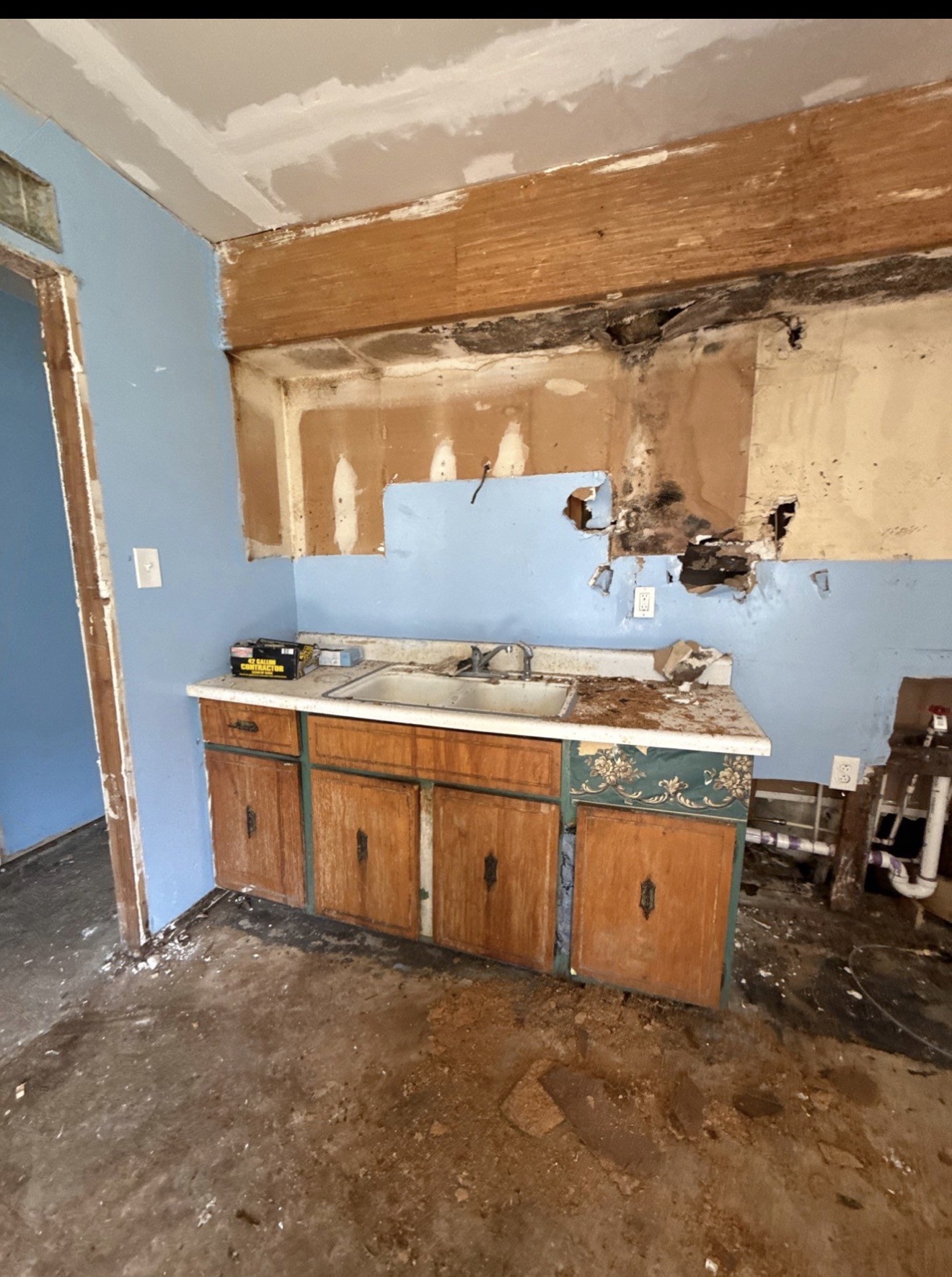 Kitchen · Before